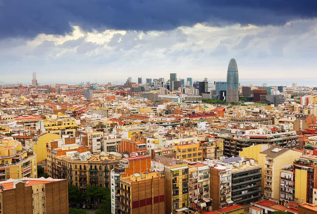 Via Sabadell: Tu Centro Comercial en las Afueras de Barcelona
